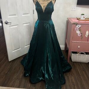 Sherri Hill Prom, Formal Dress, size 6, hunter green, pockets, satin